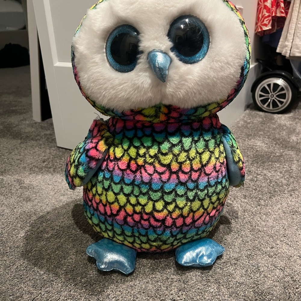 Ty Stuffed Owl with Rainbow Scales